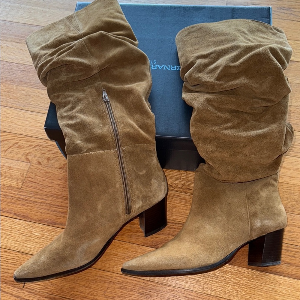 Bernardo Women's Tan Suede Boots